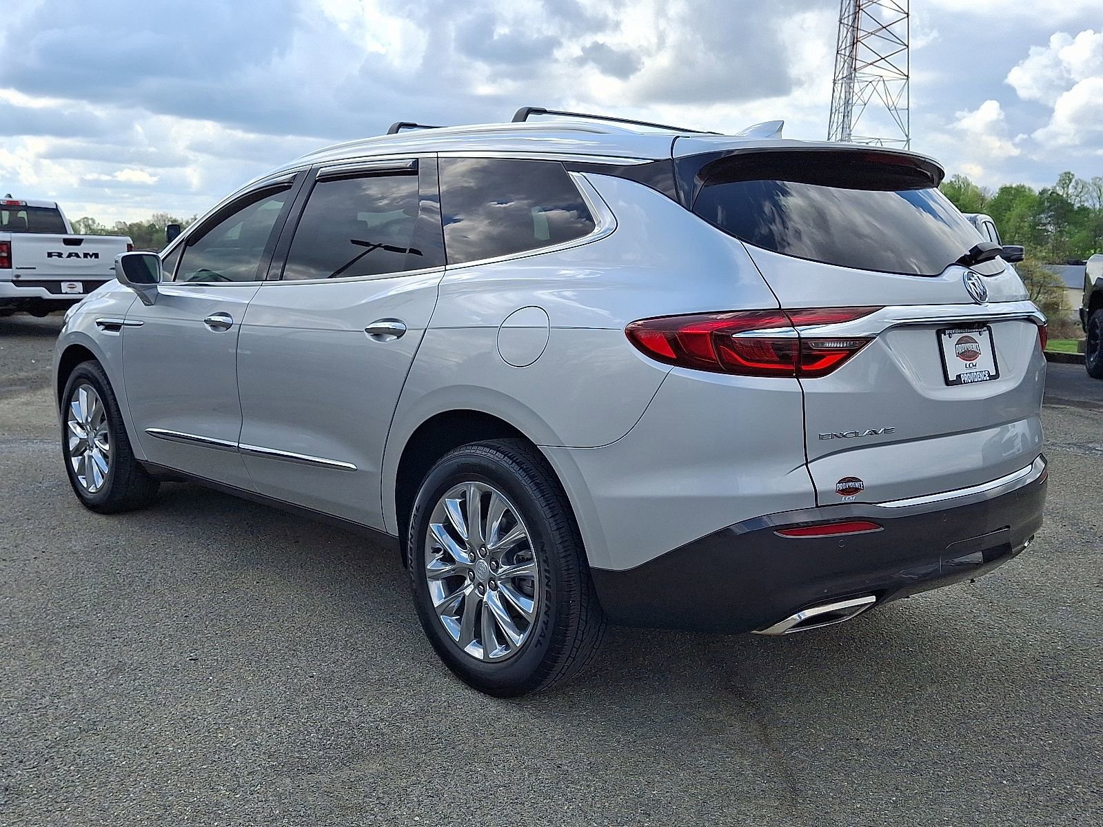 Used 2020 Buick Enclave Premium w/ Surround and Sites Package image 5