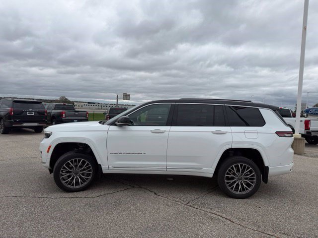 Used 2023 Jeep Grand Cherokee L Summit AWD/4WD image 6