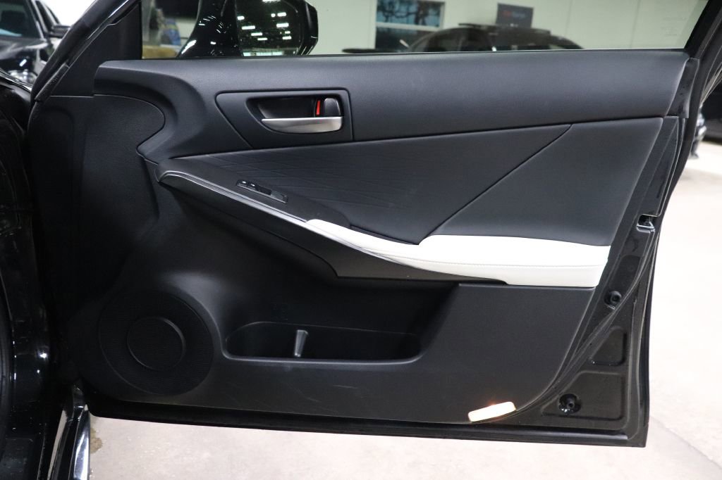 Used 2022 Lexus IS 350 F Sport image 21