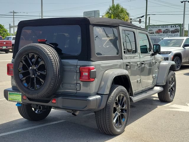 Used 2022 Jeep Wrangler Unlimited Sahara AWD/4WD image 6