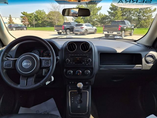 Used 2015 Jeep Patriot High Altitude AWD/4WD image 37