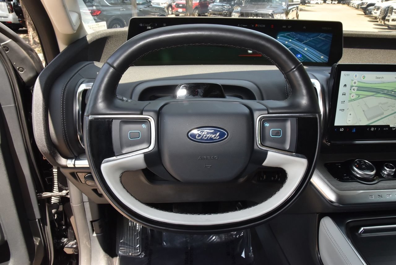 Certified 2025 Ford Expedition Max Platinum w/ Driver's Package AWD/4WD image 23