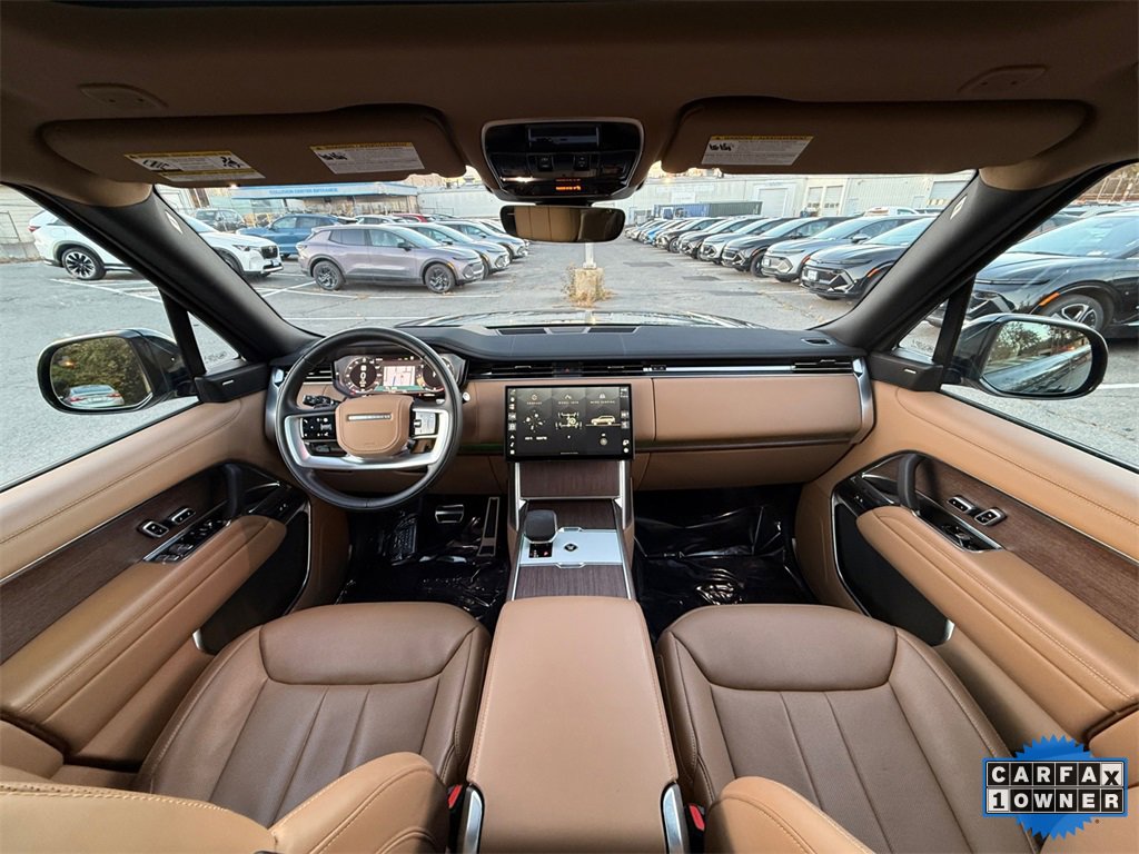 Used 2025 Land Rover Range Rover Long Wheelbase SE image 19