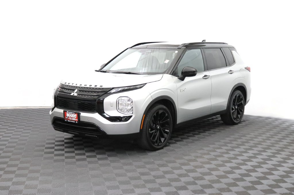 Used 2025 Mitsubishi Outlander SEL Black Edition AWD/4WD image 3