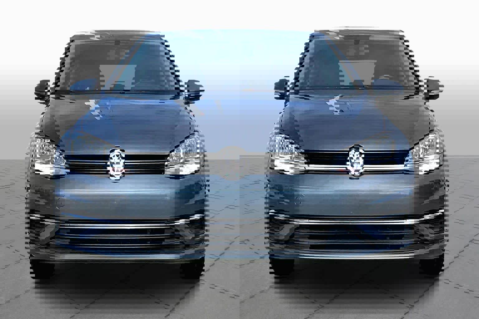 Used 2019 Volkswagen Golf S image 3