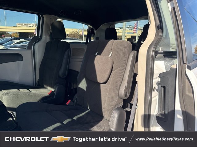 Used 2016 Dodge Grand Caravan SE image 14