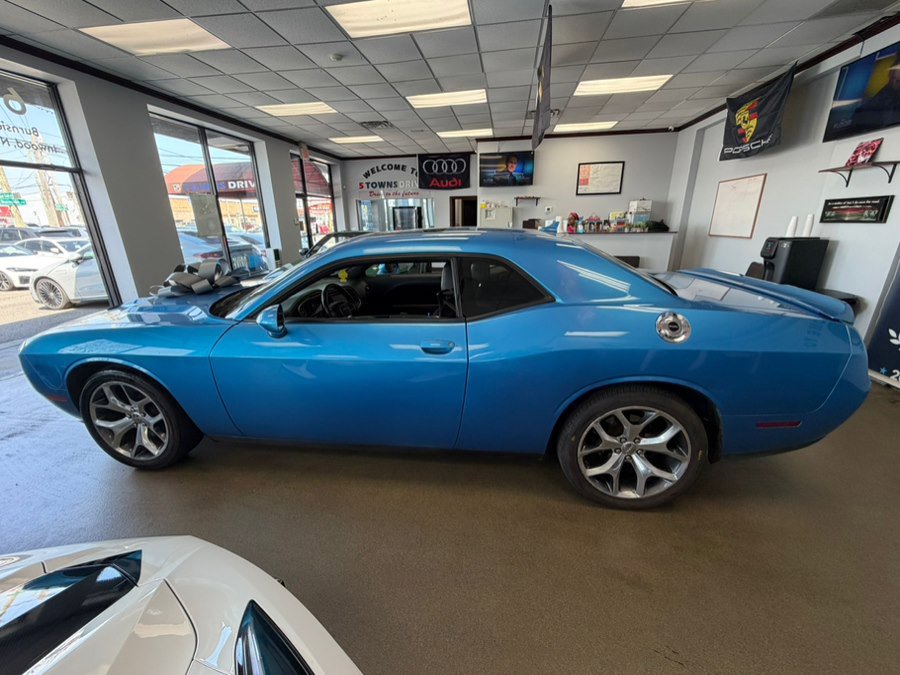 Used 2015 Dodge Challenger SXT Plus w/ Sound Group II RWD image 8