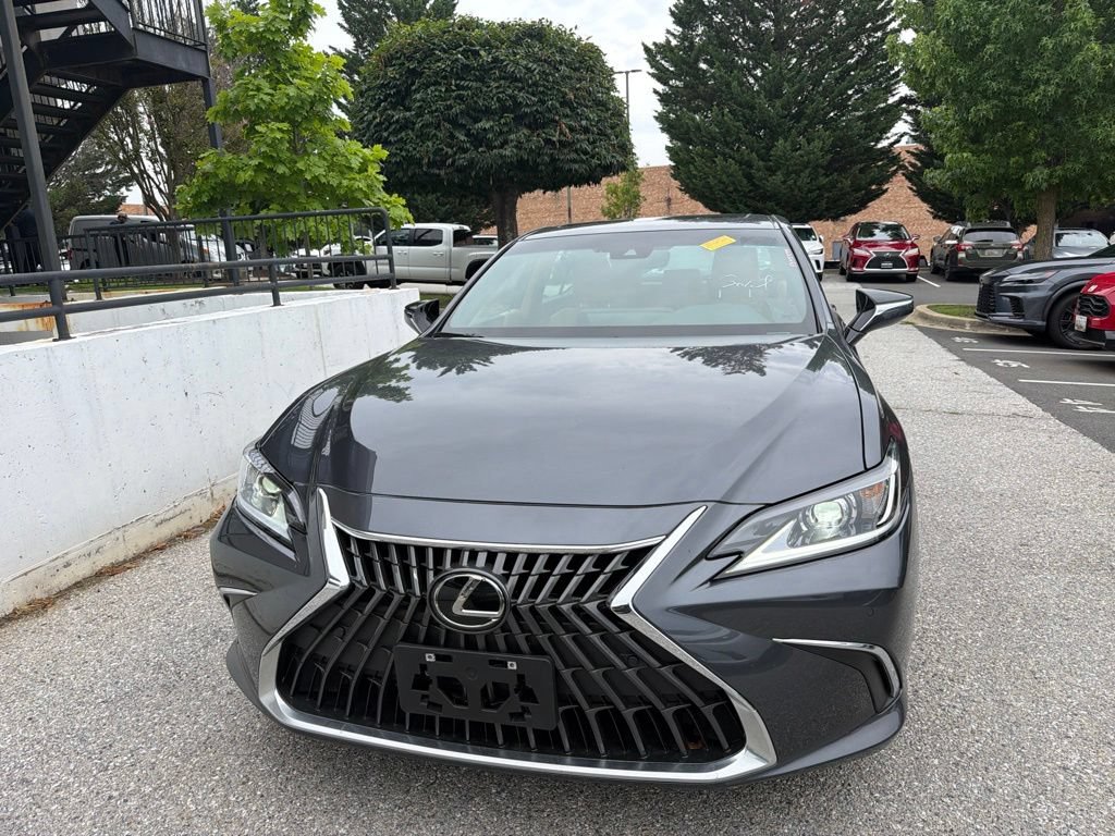 Used 2023 Lexus ES 250 w/ Premium Package AWD/4WD image 3