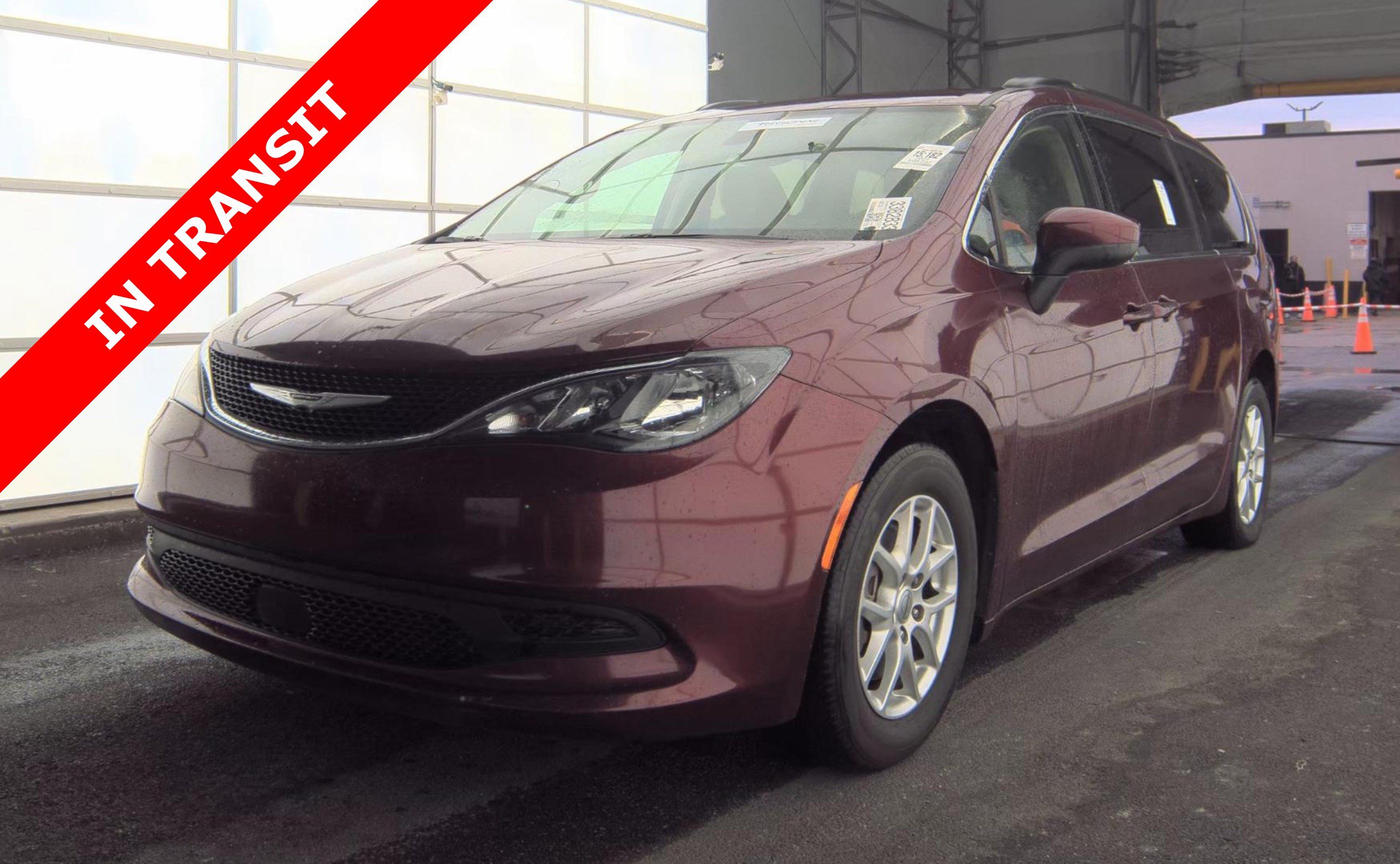 Used 2021 Chrysler Voyager Lxi FWD image 1