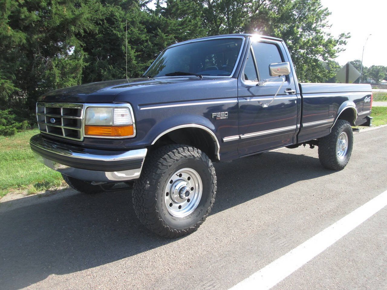 Used 1995 Ford F250 4x4 Regular Cab image 3