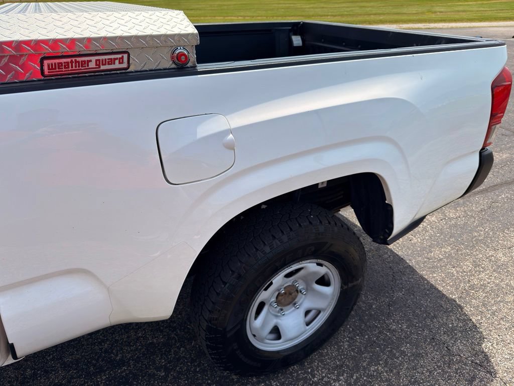 Used 2022 Toyota Tacoma SR AWD/4WD image 9