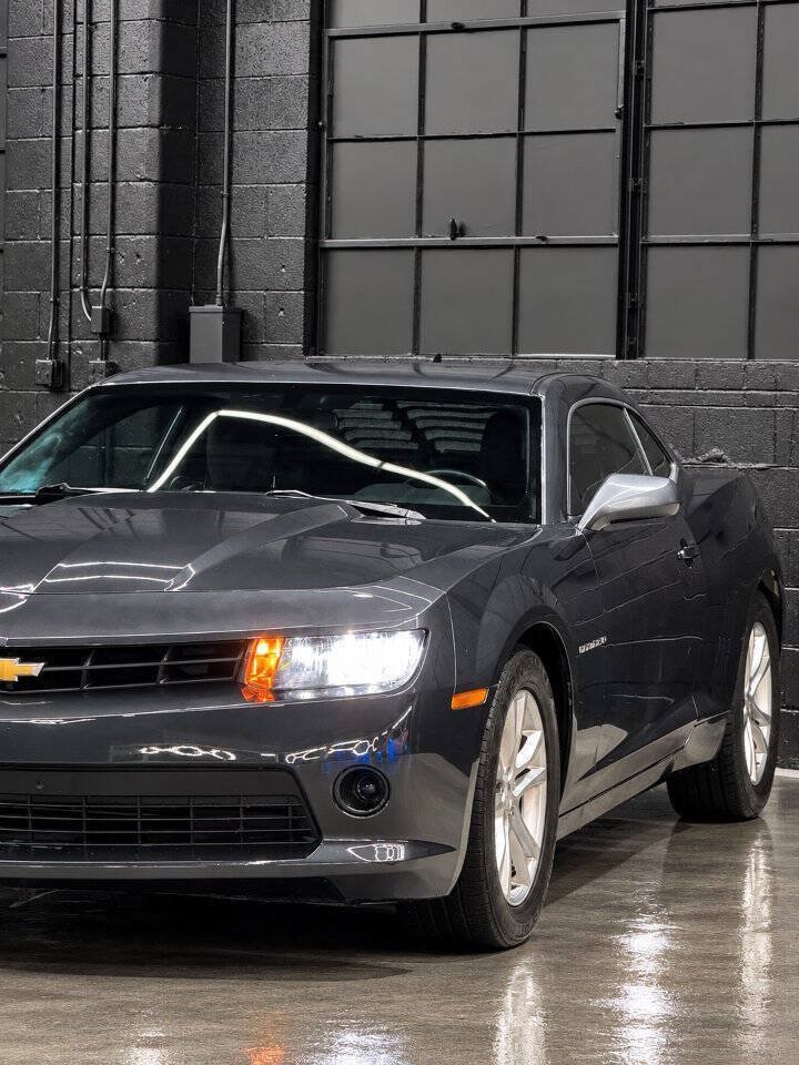 Used 2015 Chevrolet Camaro LT RWD image 8