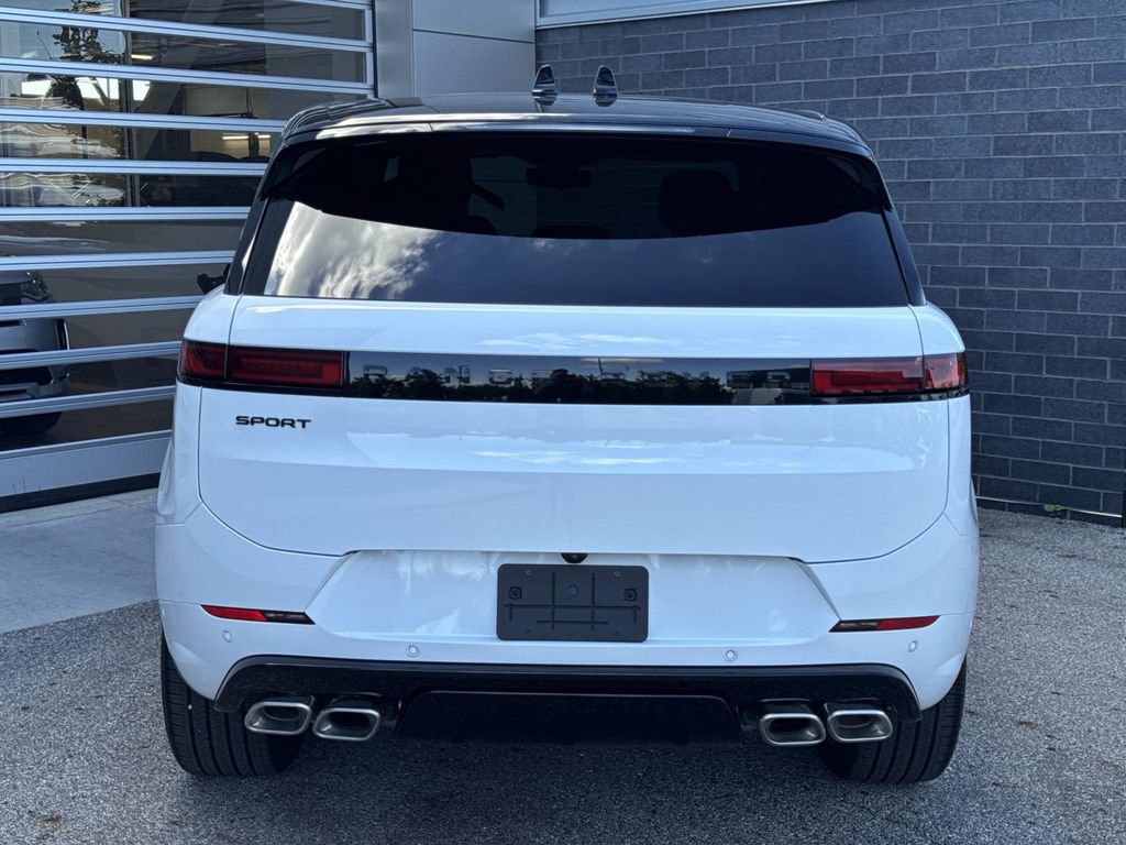New 2026 Land Rover Range Rover Sport Dynamic SE AWD/4WD image 5