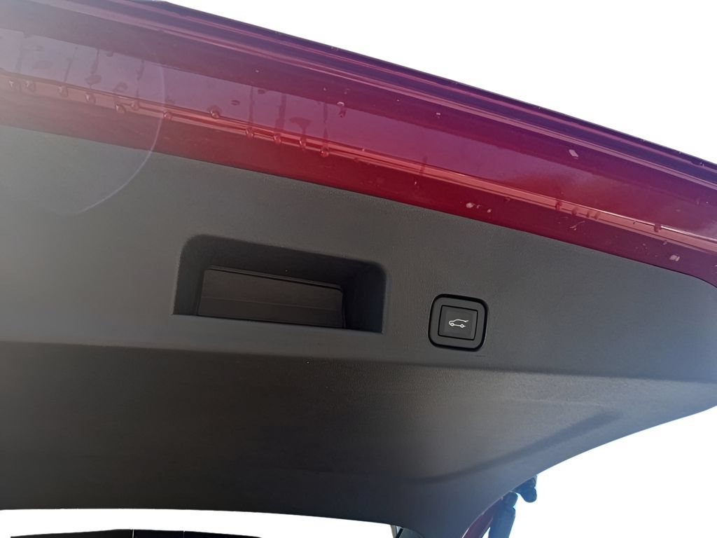 New 2027 Chevrolet Traverse Z71 w/ Enhanced Driving Package AWD/4WD image 11