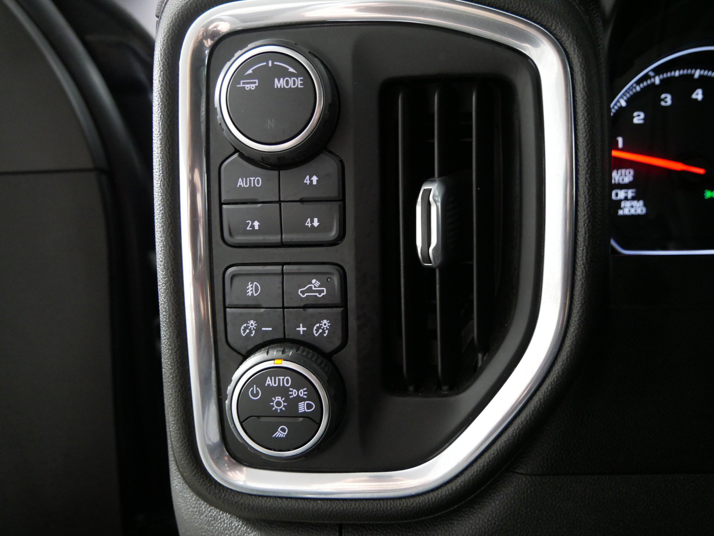 Used 2020 Chevrolet Silverado 1500 RST image 26