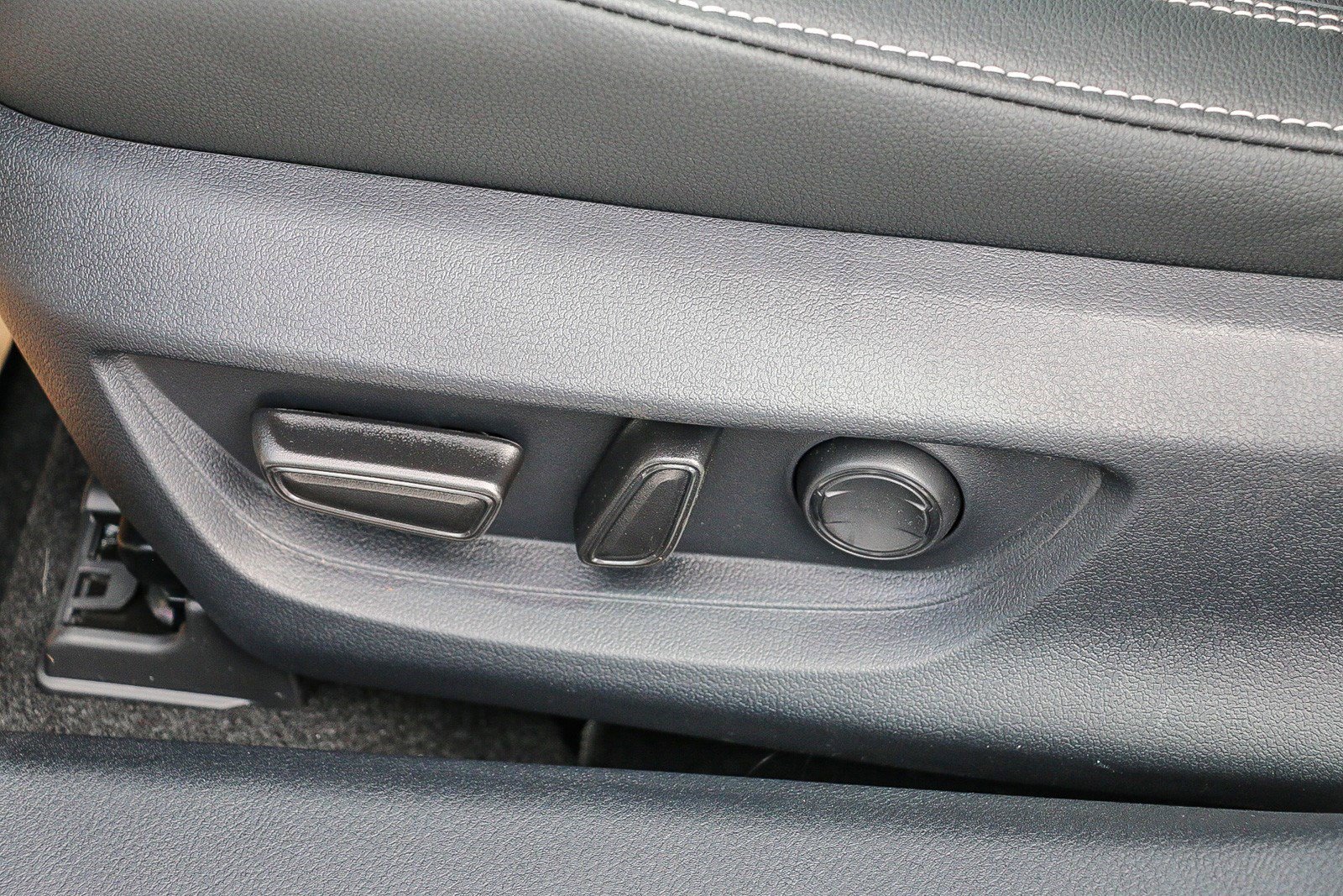 New 2026 Toyota Camry SE w/ Convenience Package FWD image 24