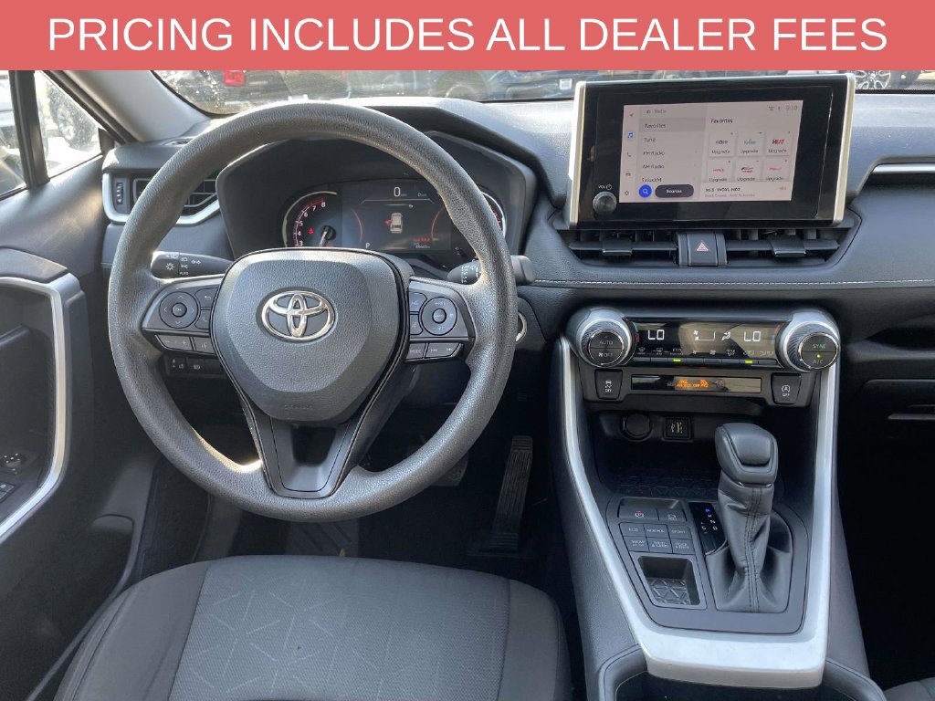 Used 2025 Toyota RAV4 XLE AWD/4WD image 14