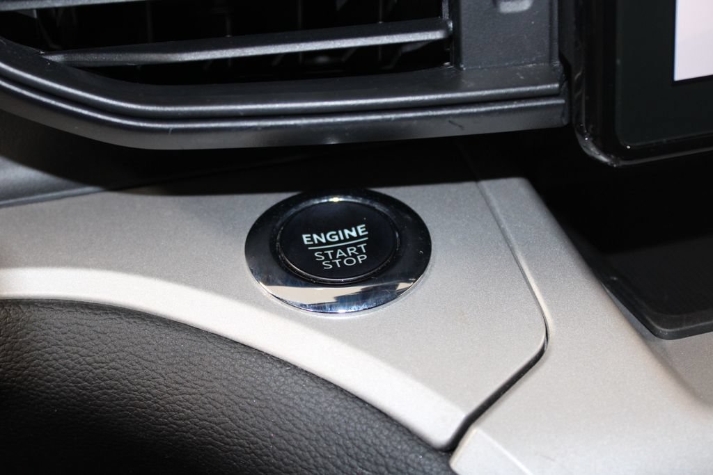 Used 2024 Ford Explorer XLT RWD image 42
