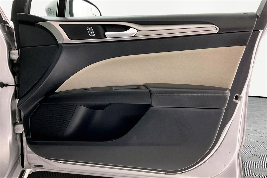 Used 2018 Ford Fusion S image 22