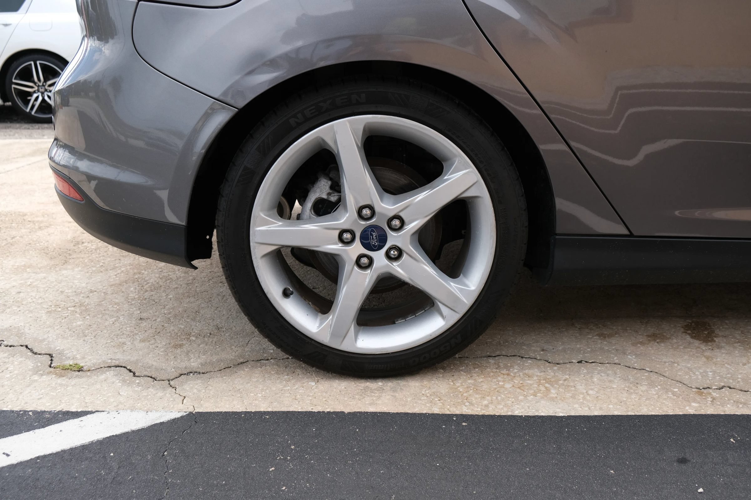 Used 2014 Ford Focus Titanium FWD image 19