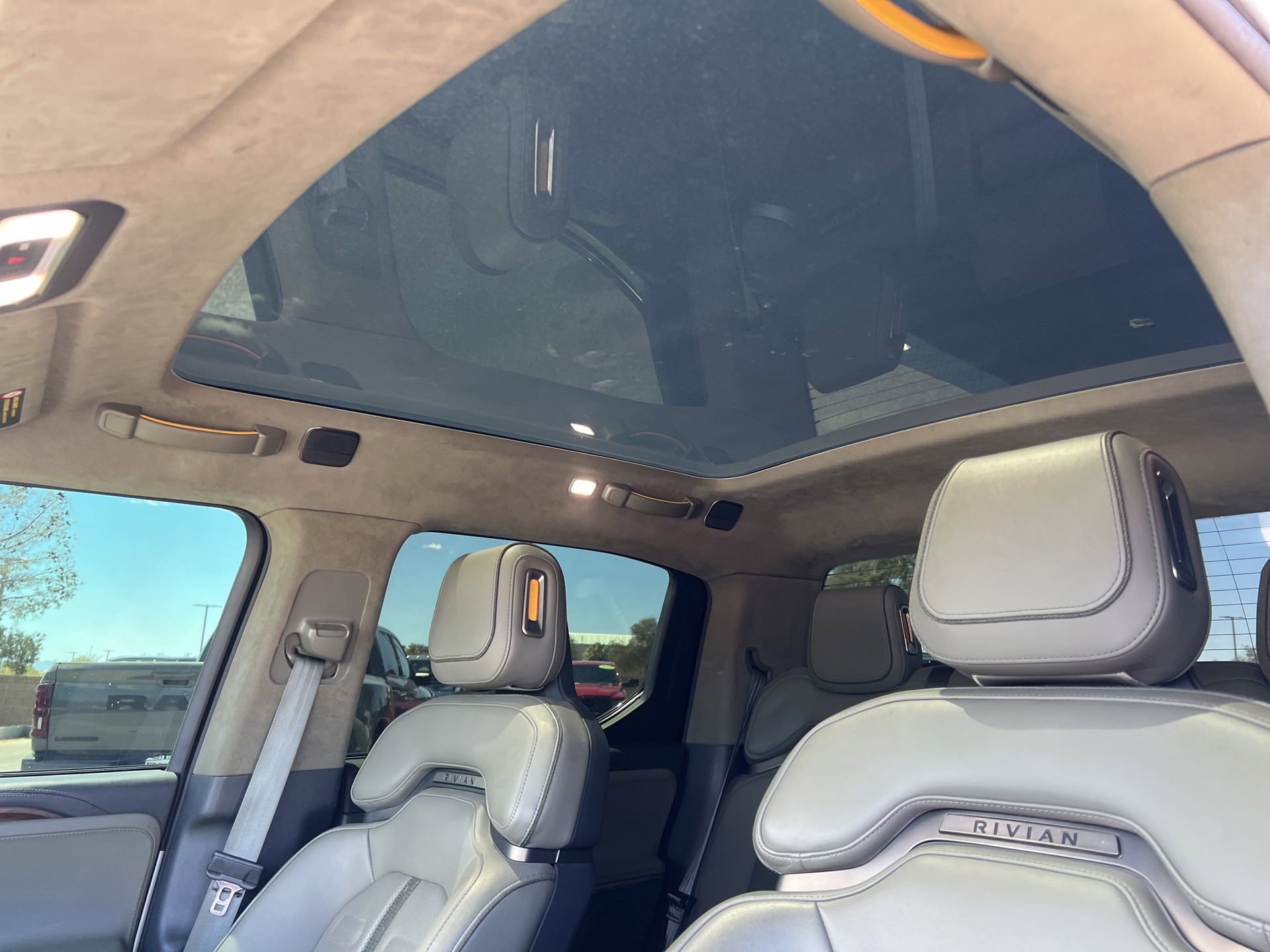 Used 2023 Rivian R1T Adventure AWD/4WD image 28