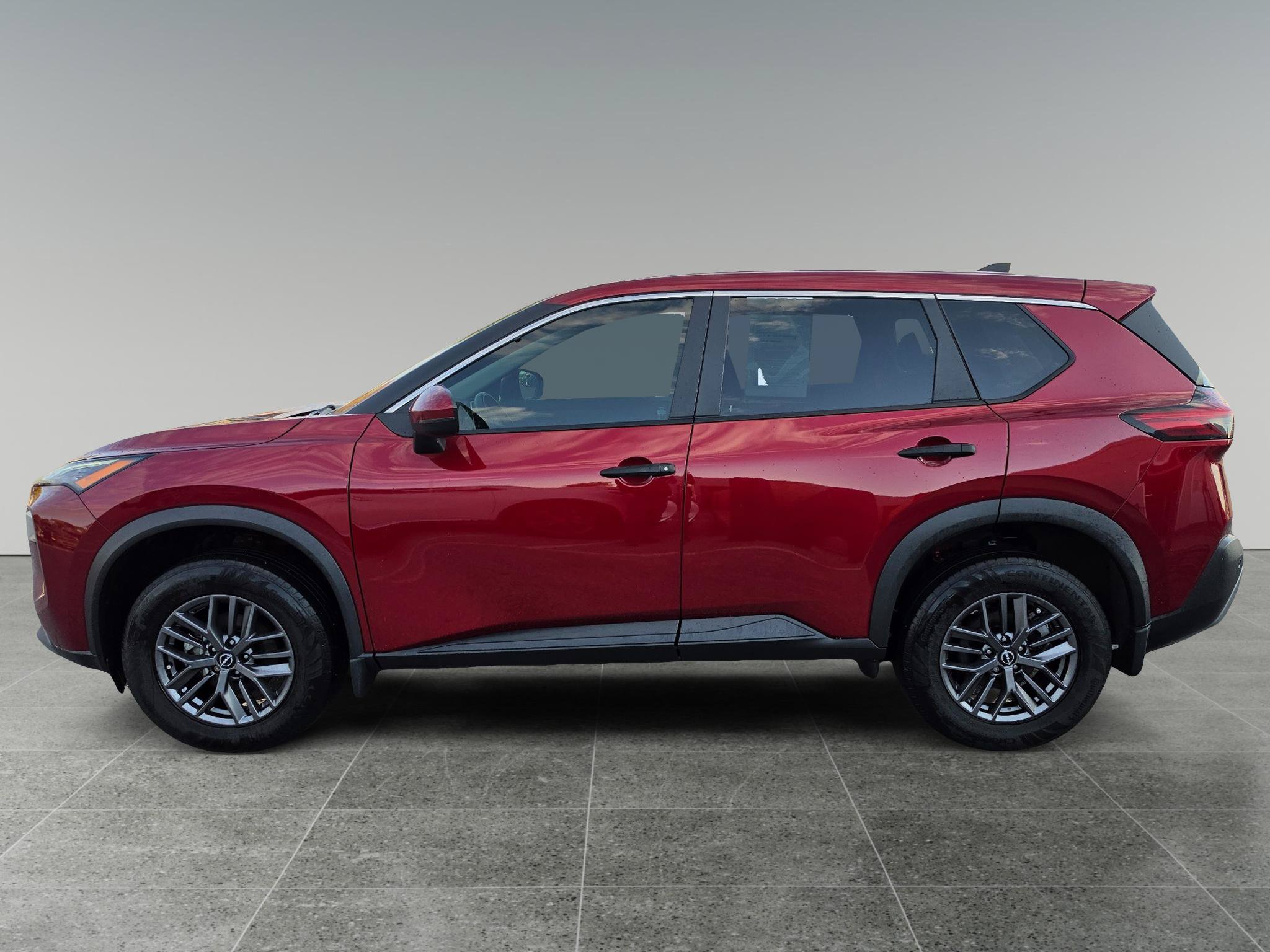 Used 2022 Nissan Rogue S AWD/4WD image 2