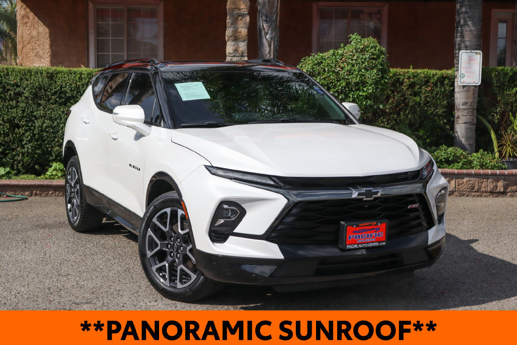 Used 2024 Chevrolet Blazer RS w/ Driver Confidence II Package FWD image 2