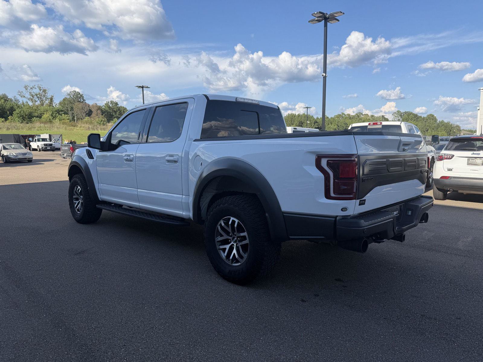 Used 2018 Ford F150 Raptor w/ Equipment Group 802A Luxury AWD/4WD image 4
