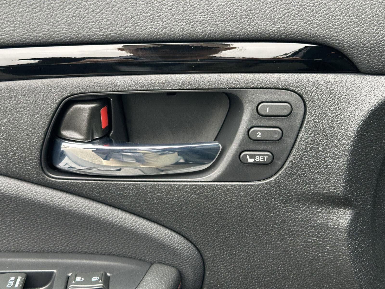 New 2026 Honda Ridgeline Black Edition image 13