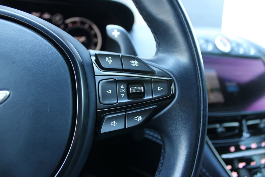 Used 2022 Aston Martin DBX image 16