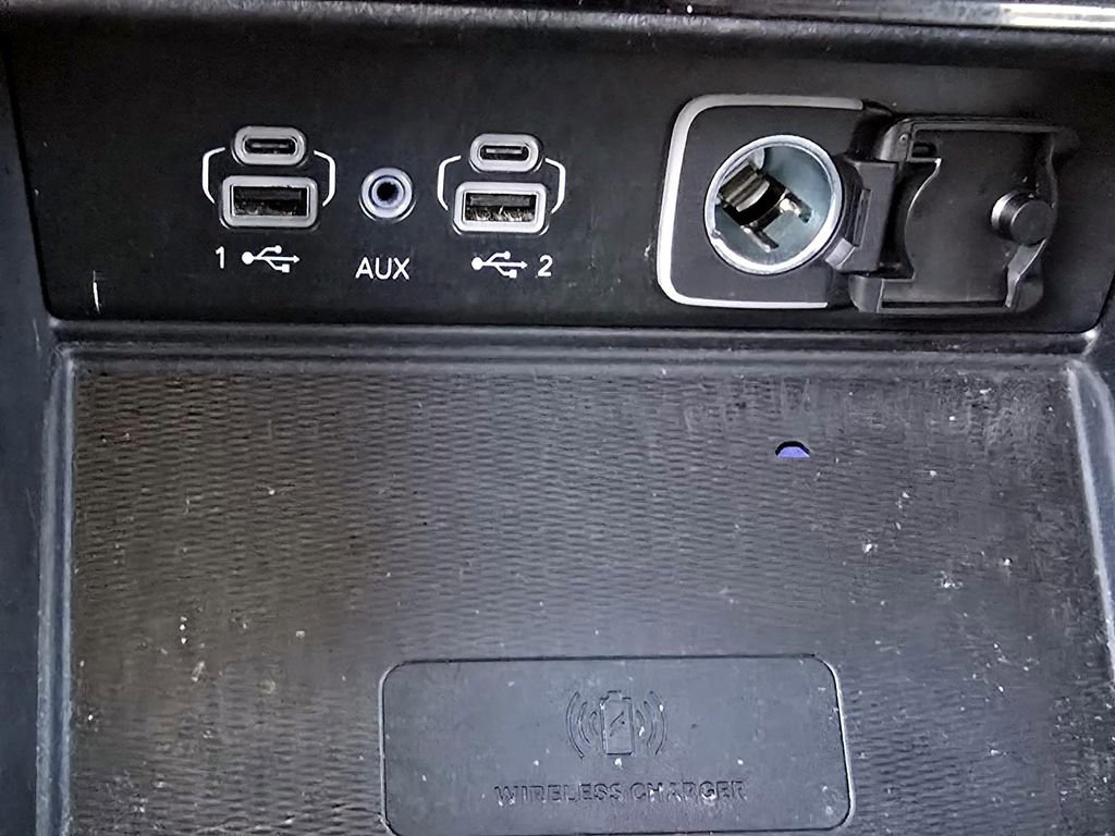 Used 2023 Jeep Grand Cherokee Laredo w/ Luxury Tech Group I image 15