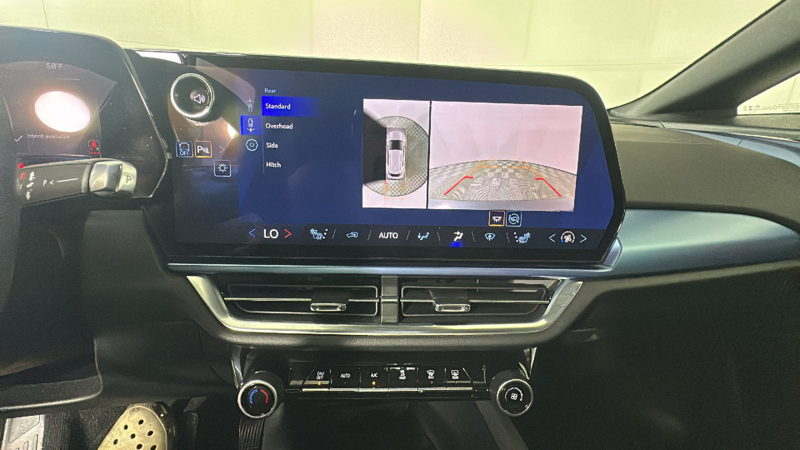 Used 2024 Chevrolet Equinox EV LT FWD image 28