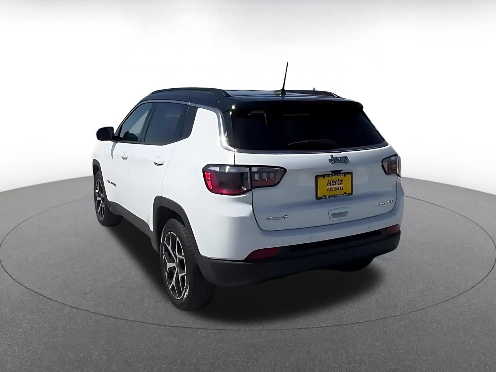 Used 2025 Jeep Compass Limited AWD/4WD image 11
