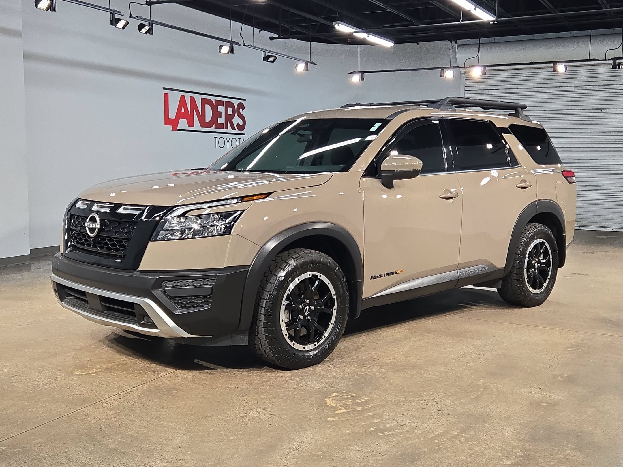 Used 2025 Nissan Pathfinder Rock Creek AWD/4WD image 3