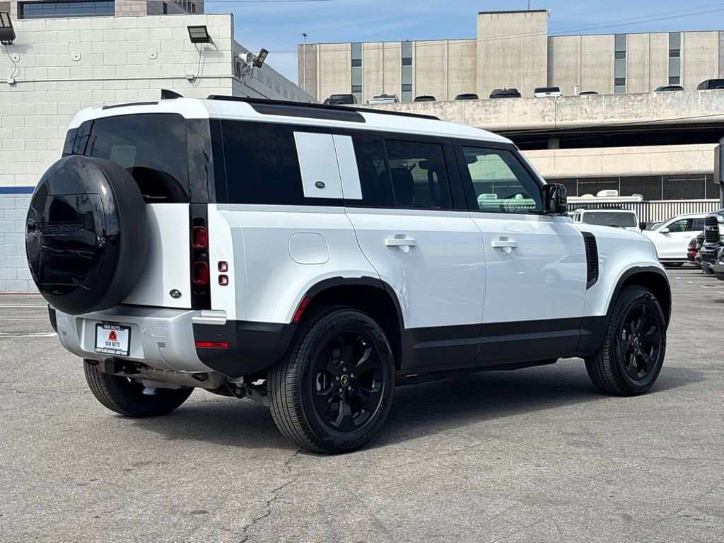 Used 2023 Land Rover Defender 110 SE image 4