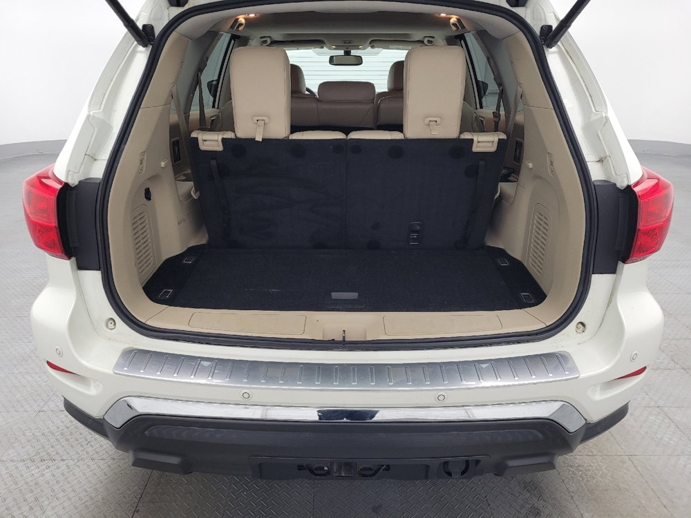 Used 2018 Nissan Pathfinder Platinum w/ Cargo Package image 29