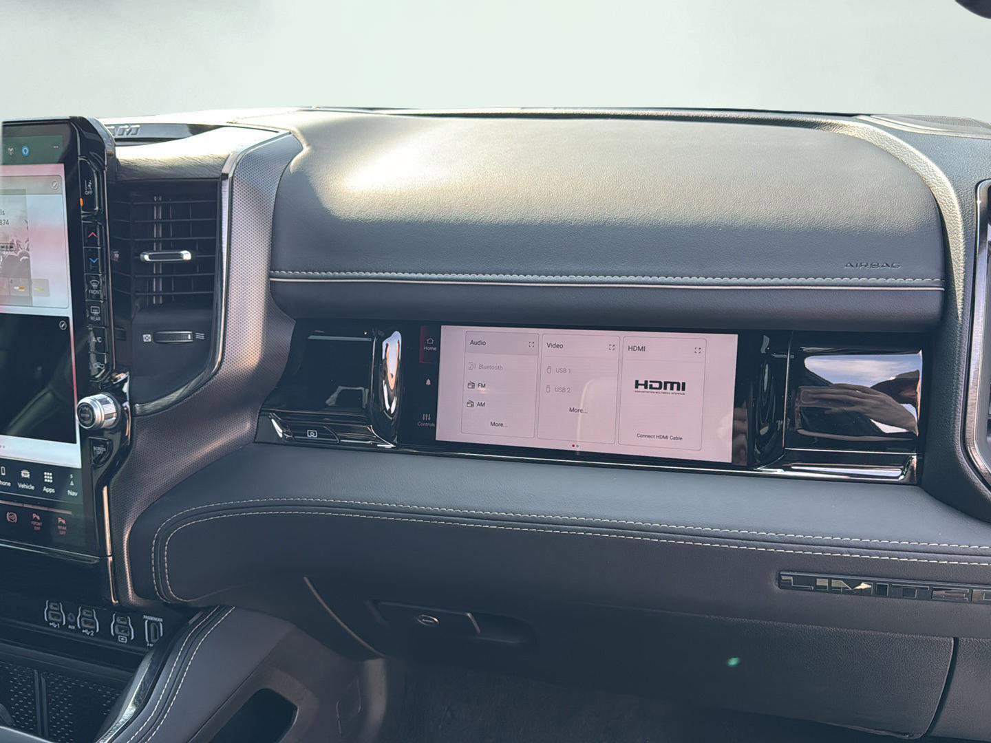 Used 2025 RAM 2500 Limited image 31