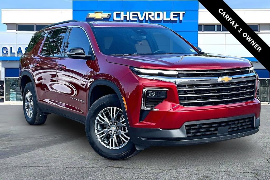 Used 2026 Chevrolet Traverse LT