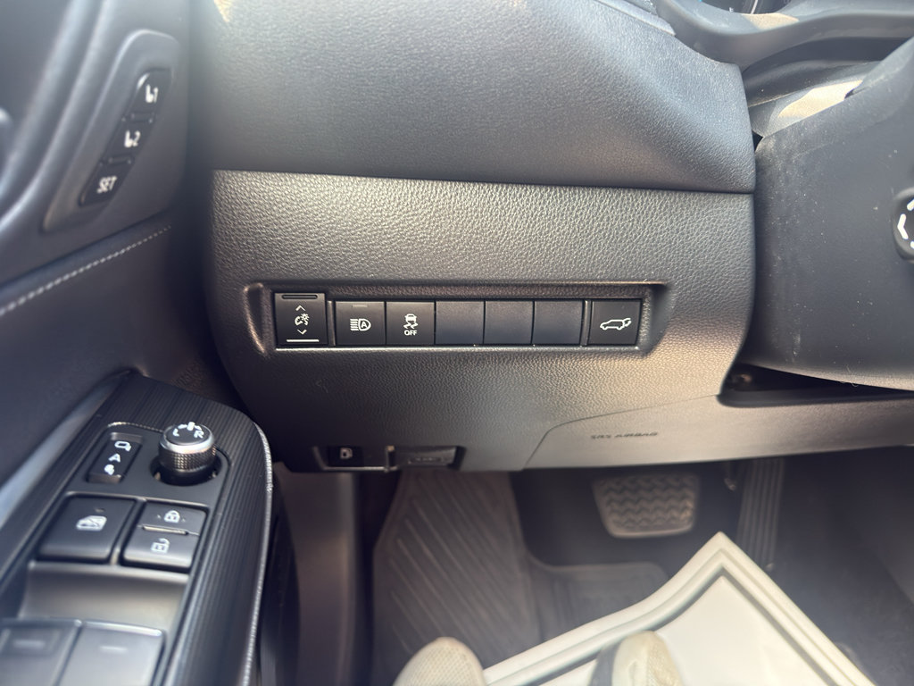Used 2021 Toyota Venza XLE w/ Carpet Mat Package (TMS) AWD/4WD image 16