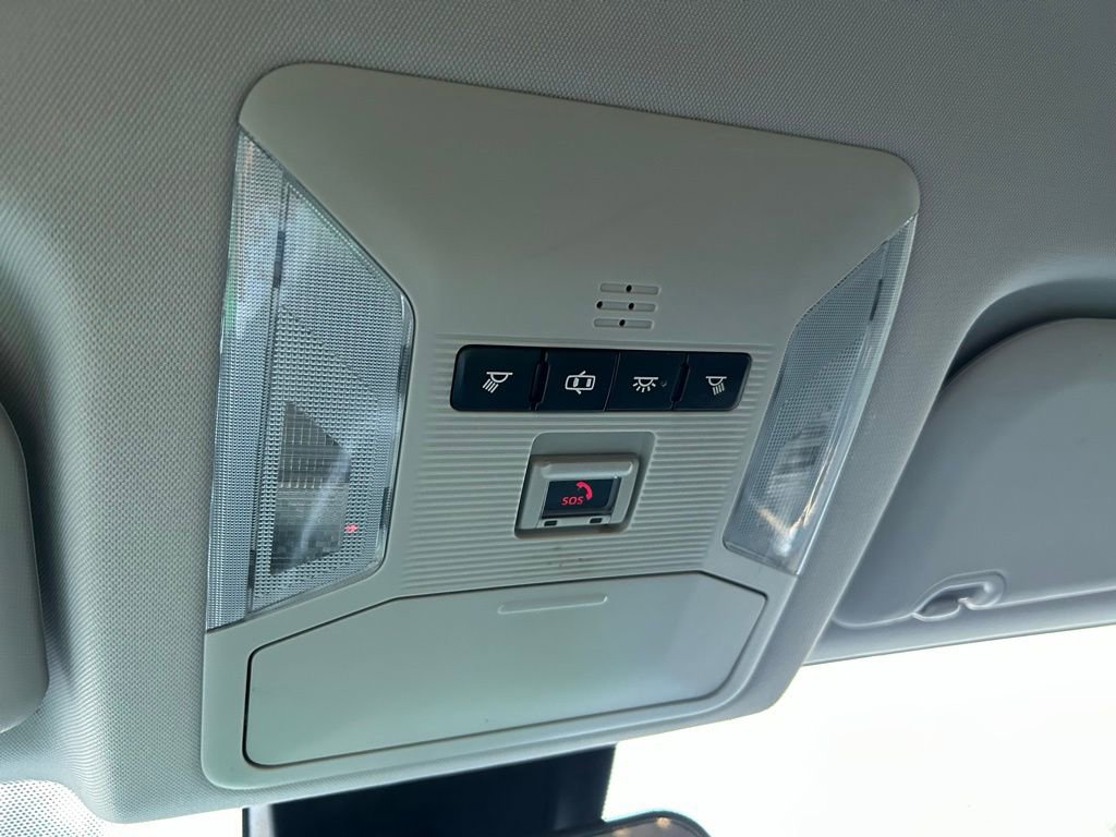 Used 2020 Toyota RAV4 LE image 27