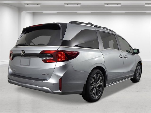 New 2026 Honda Odyssey Touring image 3