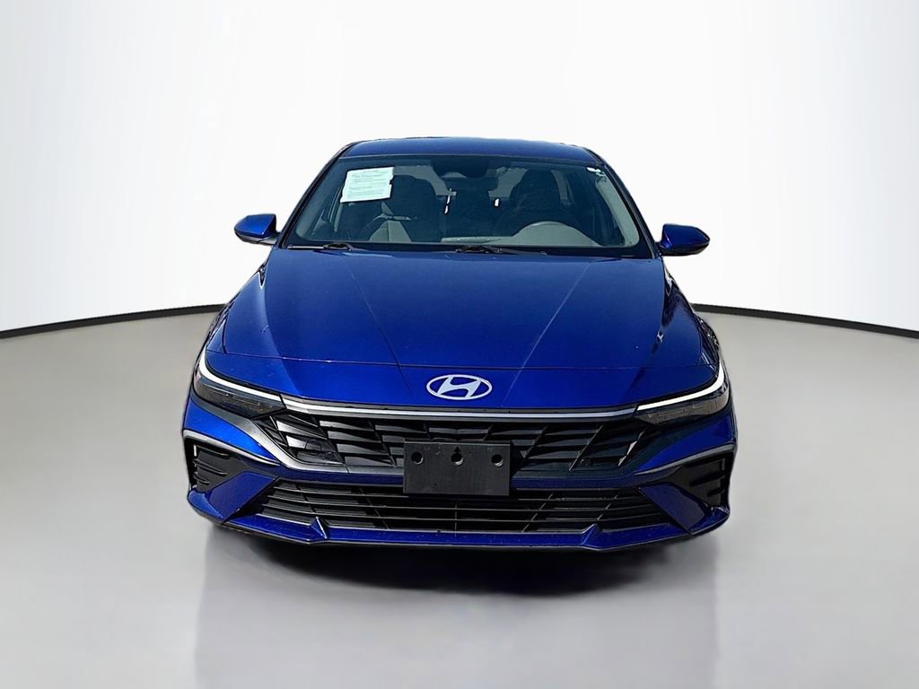 Used 2024 Hyundai Elantra SEL image 2