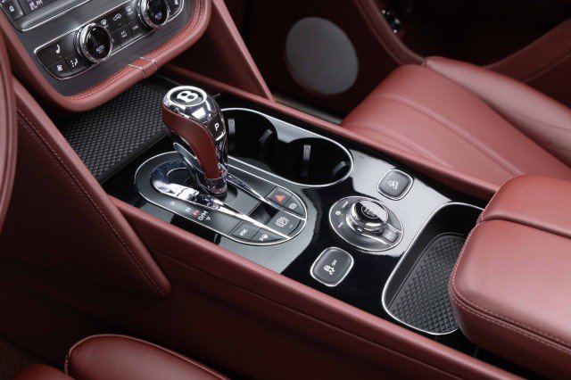 Used 2019 Bentley Bentayga image 16
