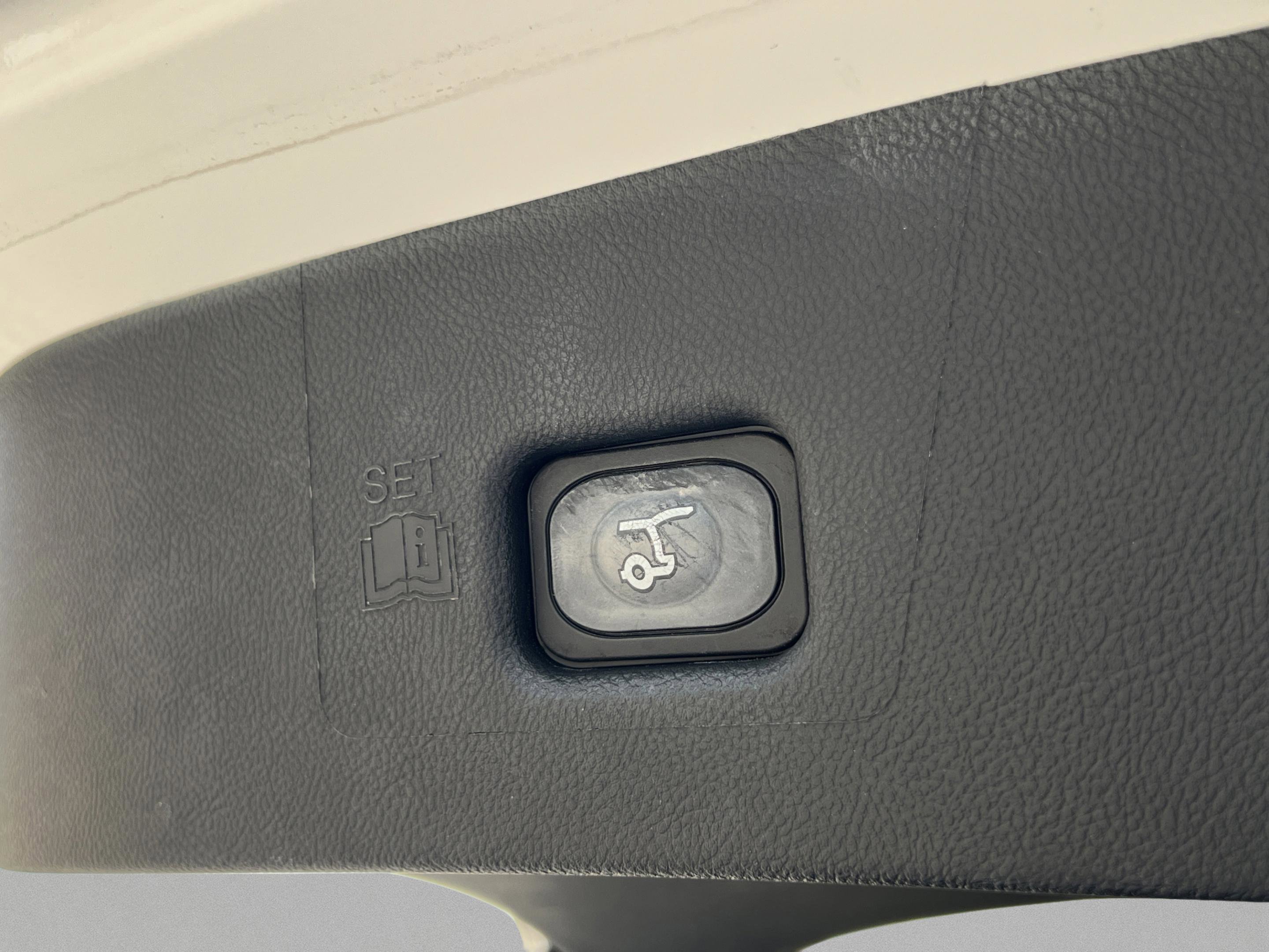 Used 2023 Lincoln Nautilus FWD image 34