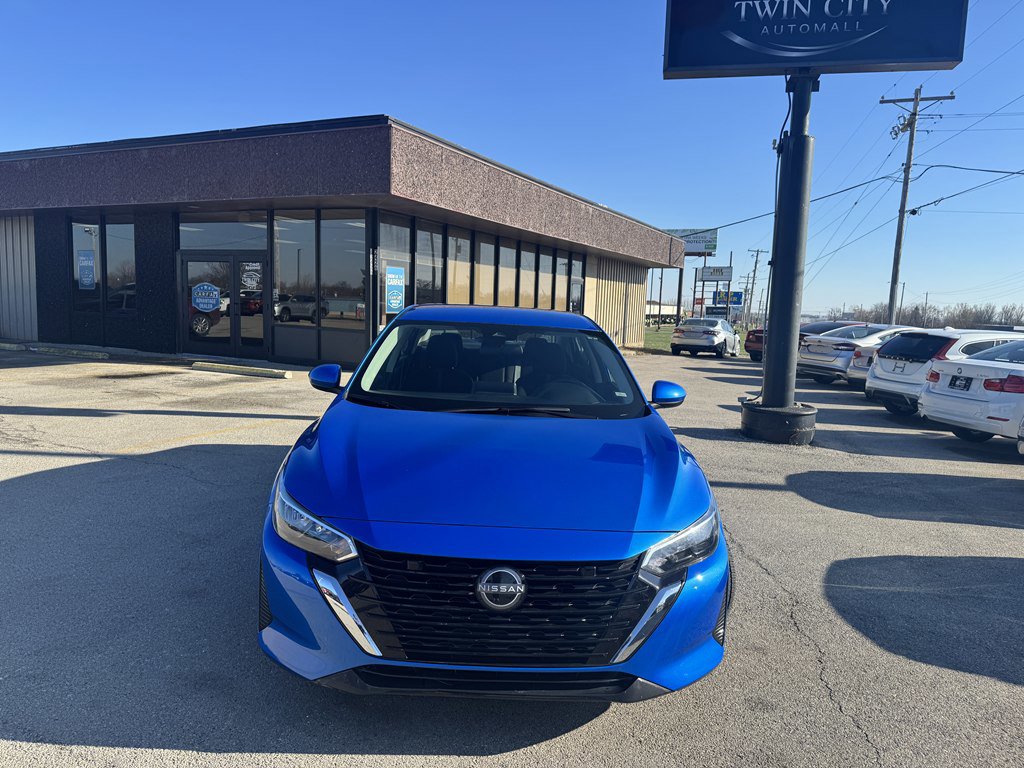 Used 2024 Nissan Sentra SV image 2