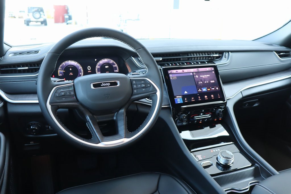 New 2025 Jeep Grand Cherokee L Limited image 2