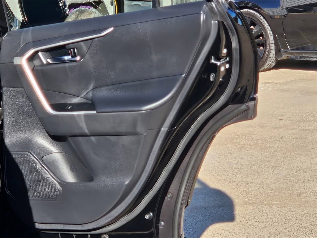 Used 2021 Toyota RAV4 XLE image 26