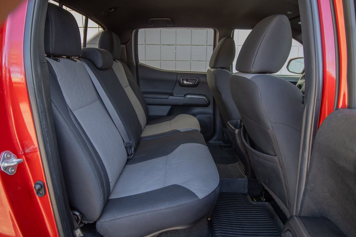 Used 2022 Toyota Tacoma TRD Off-Road image 19