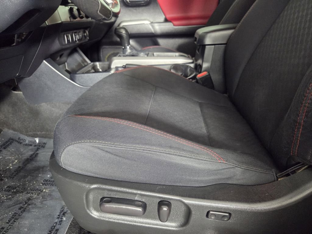 Used 2020 Toyota Tacoma SR5 RWD image 13