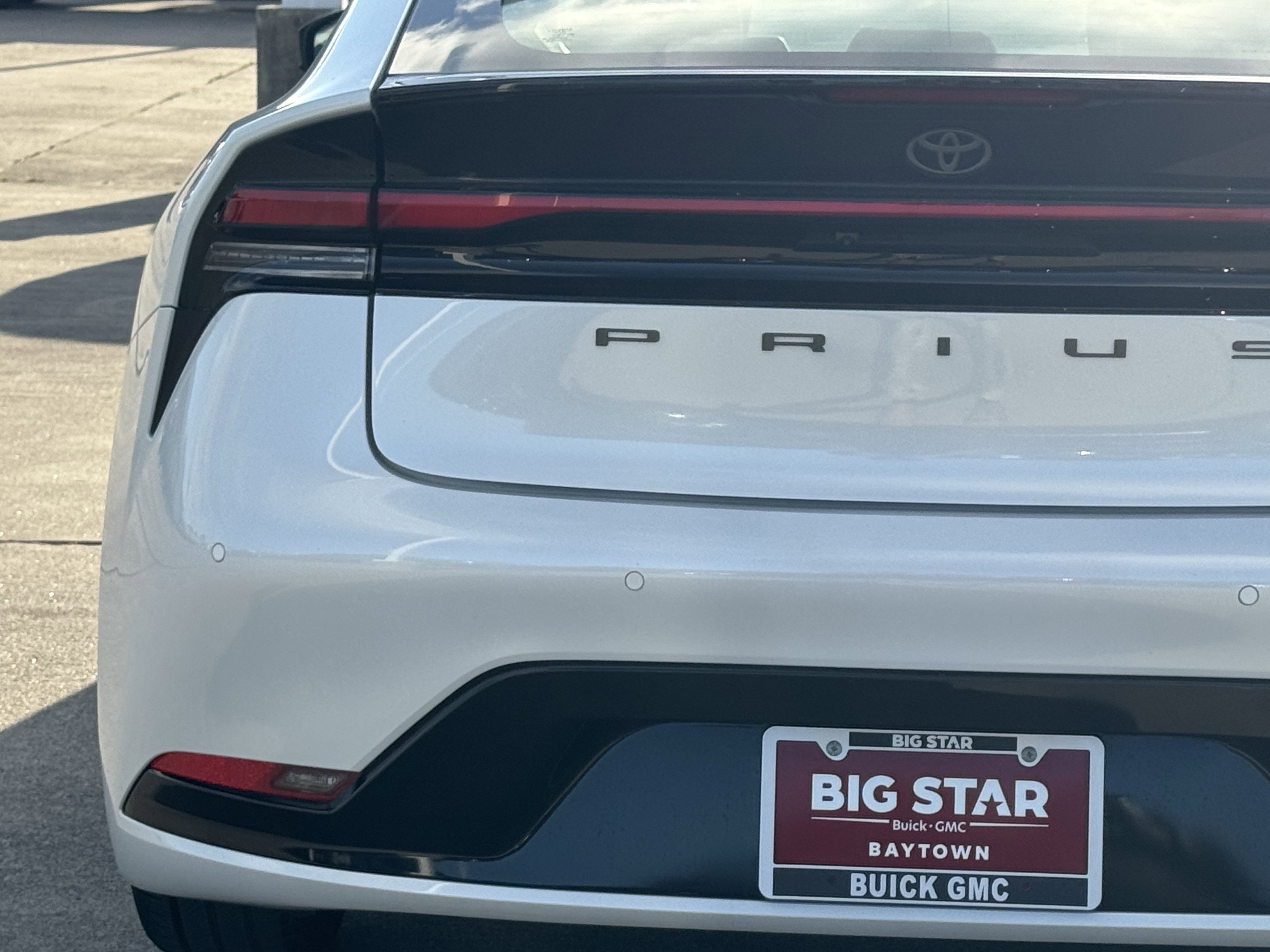 Used 2024 Toyota Prius XLE image 11